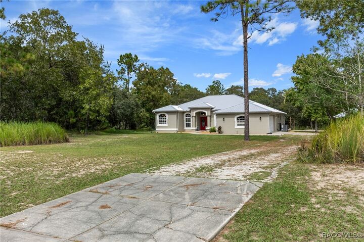 Property Photo: 4827 N Capistrano Loop FL 34465