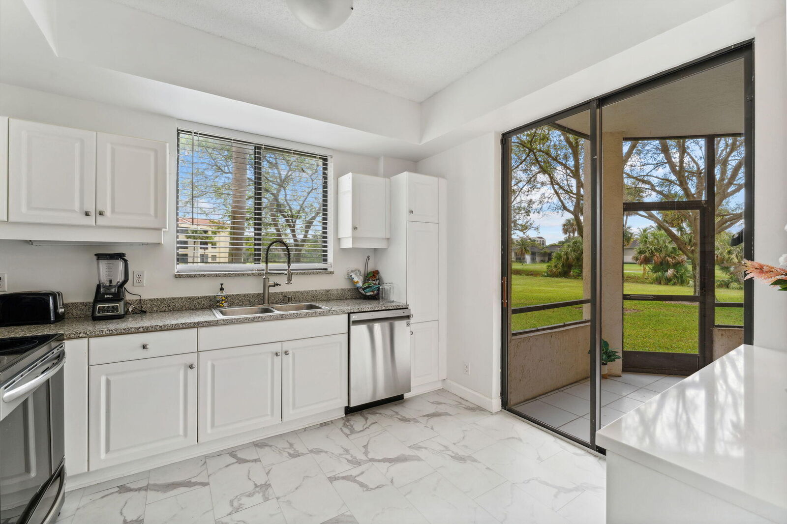 Property Photo: 7546 La Paz Boulevard 105 FL 33433