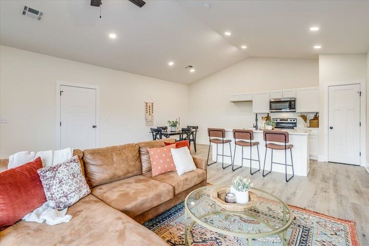 Property Photo:  426 Briarbrook Ln  KS 67147-1127 