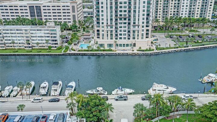 Property Photo: 100 Bayview Dr 1931 FL 33160