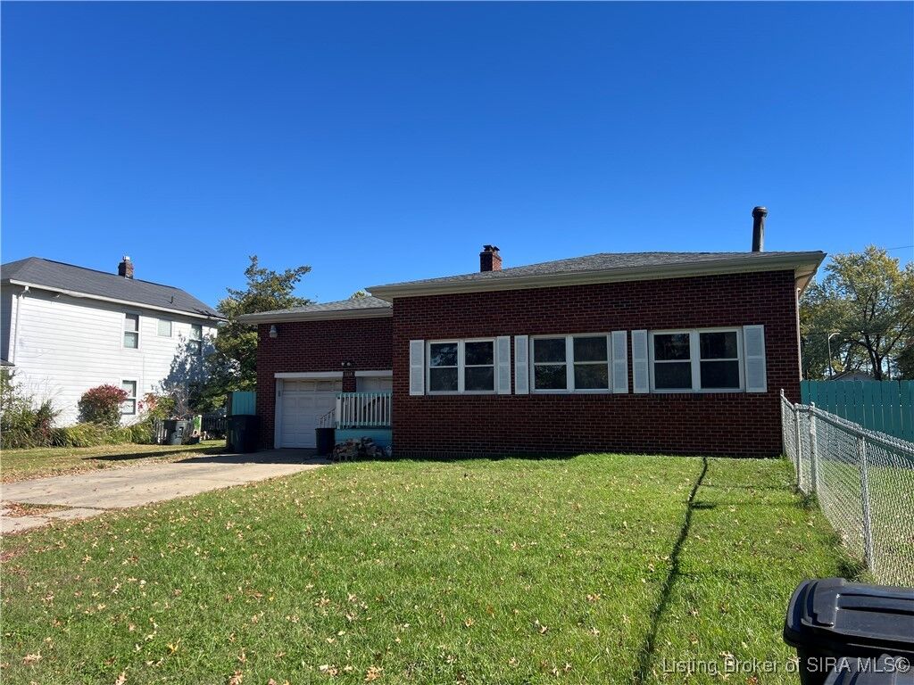 Property Photo: 2218 Fairmont Avenue IN 47150