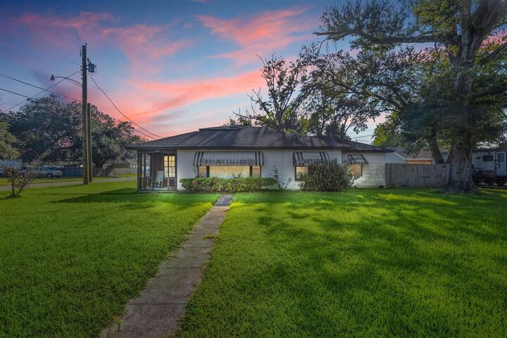 Property Photo:  3801 Yale Street  LA 70601 