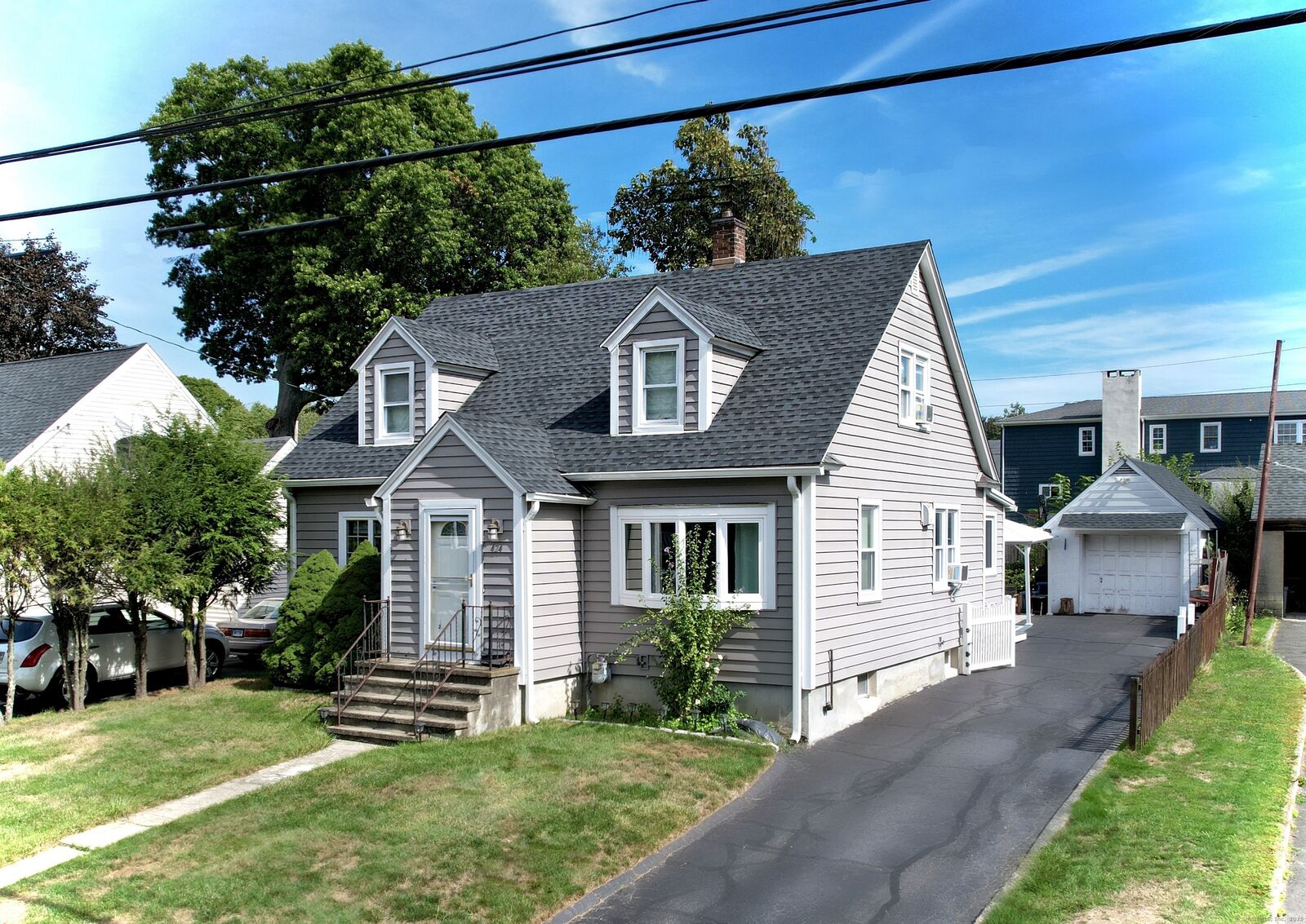 Property Photo:  424 Light Street  CT 06614 