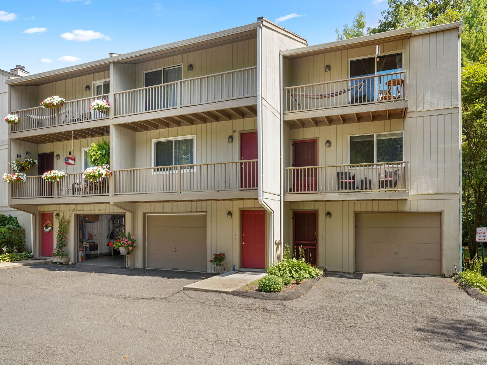 Property Photo:  100 Wolfpit Avenue 2  CT 06851 