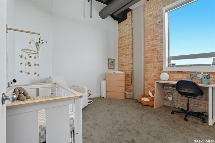 Property Photo:  211 D Avenue N 503  SK S7L 1M7 