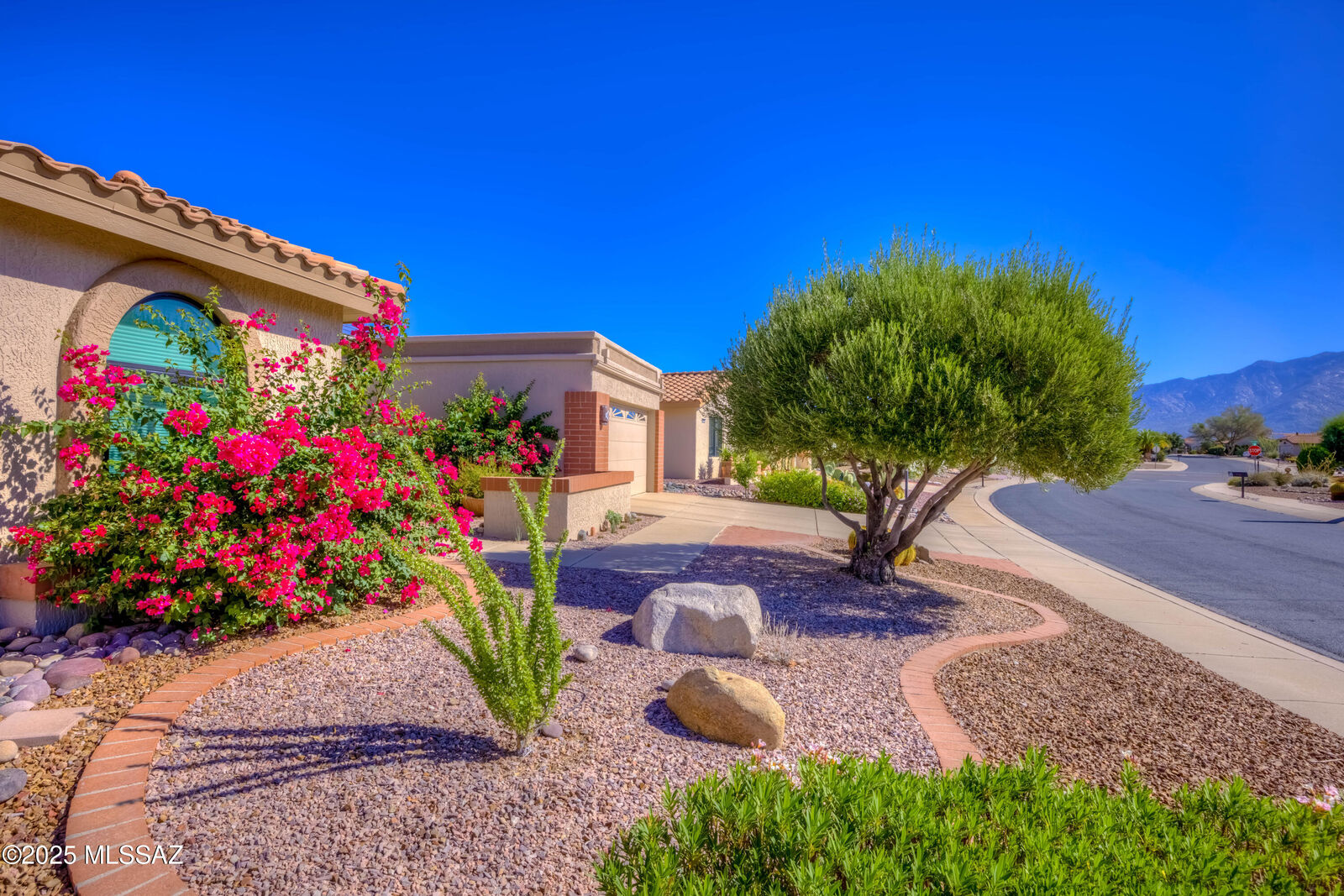 Property Photo:  1449 E Bright Angel Drive  AZ 85755 