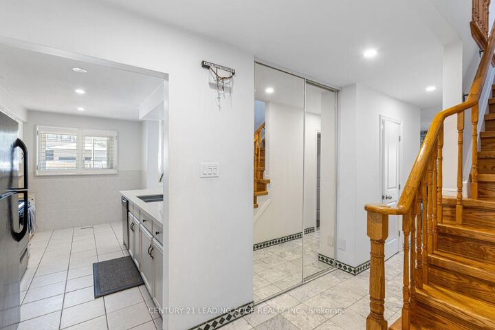 Photo de la propriété:  69 Parkinson Road  ON L3P 4G7 