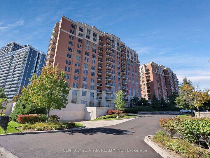 Property Photo: 73 King William Crescent 103 ON L4B 0C2