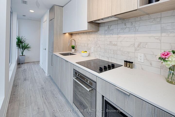 Property Photo: 2020 Bathurst Street 1820 ON M5P 0A6