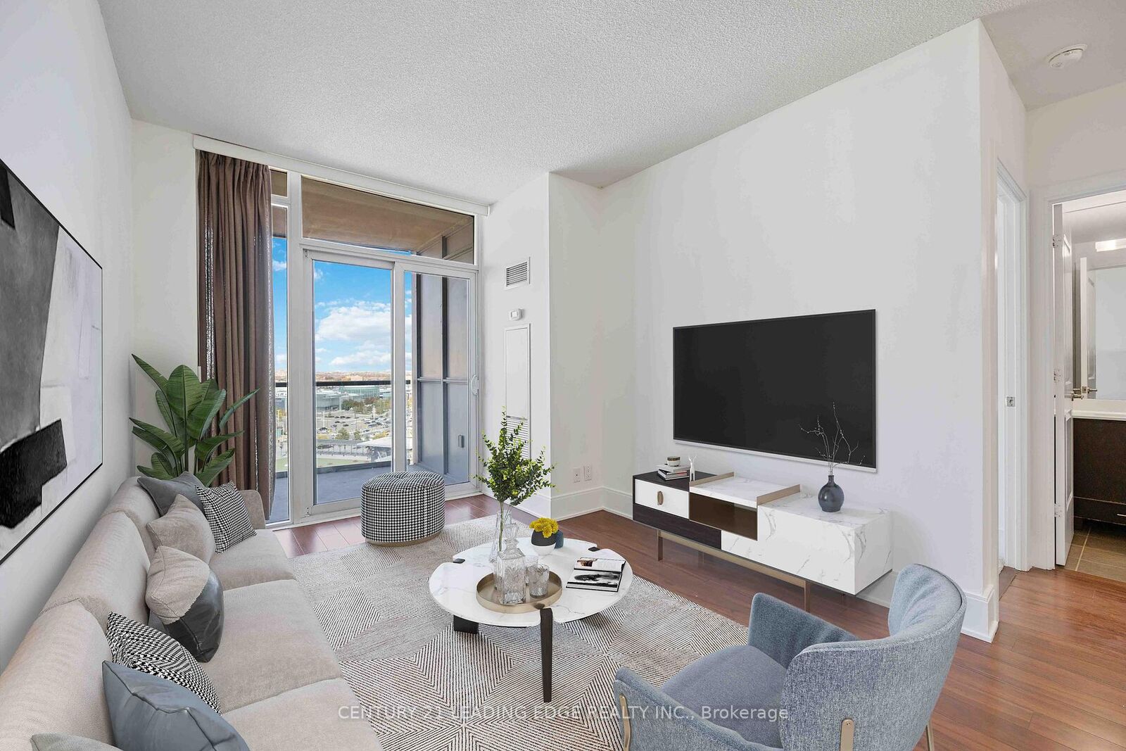 Property Photo:  330 Burnhamthorpe Road W 1506  ON L5B 0E1 
