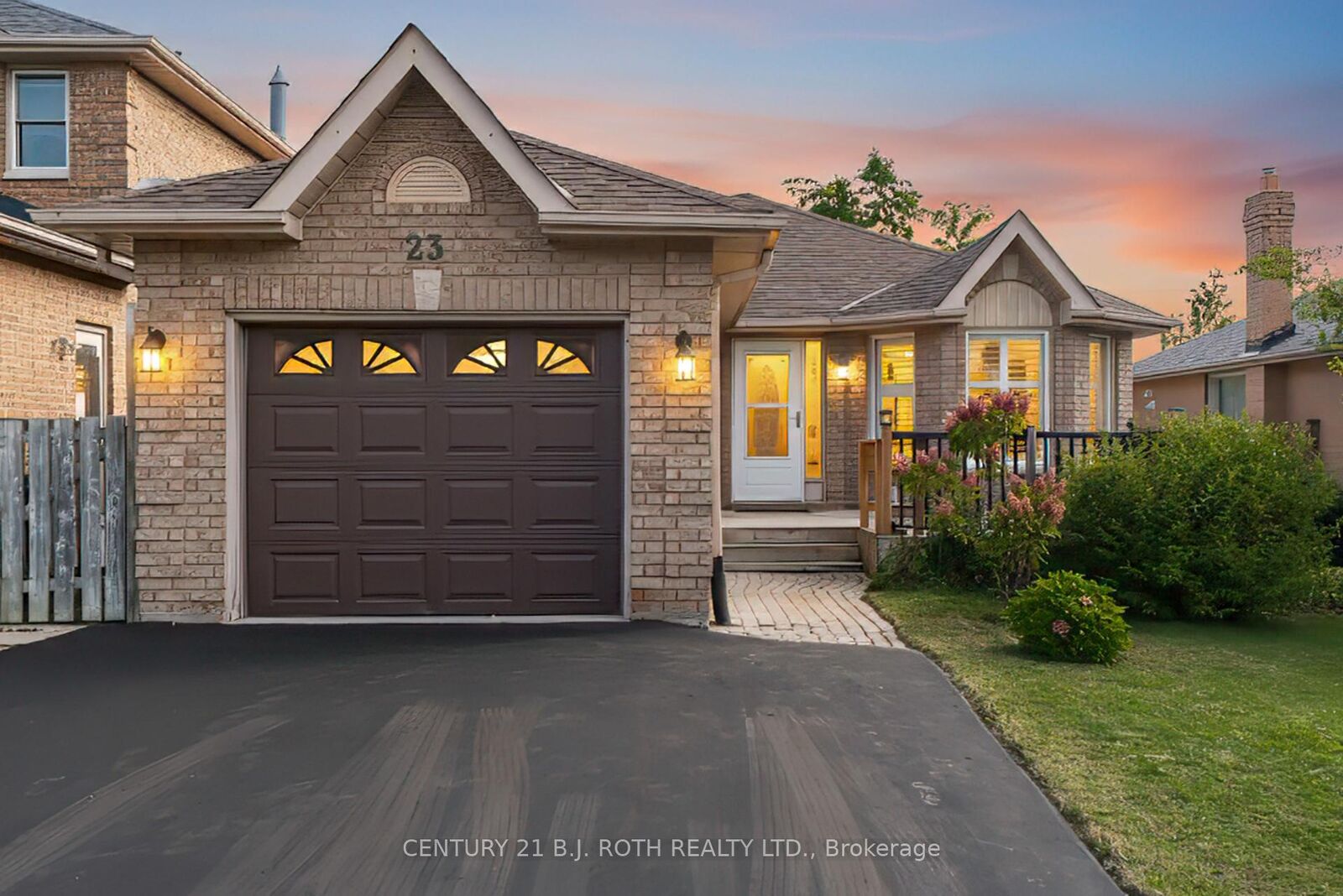 Photo de la propriété:  23 Grasett Crescent  ON L4N 6Z8 
