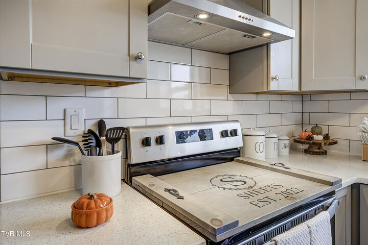 Property Photo:  809 Birch Street  TN 37664 