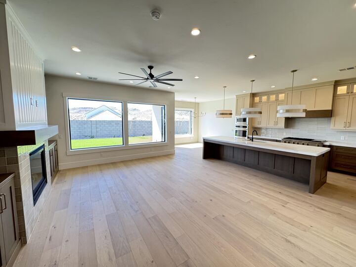 Property Photo:  1737 W Belayer Dr  UT 84770 