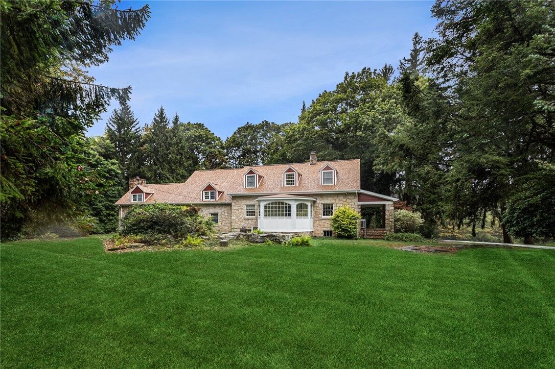 Property Photo:  2541 Springfield Pike  PA 15425 