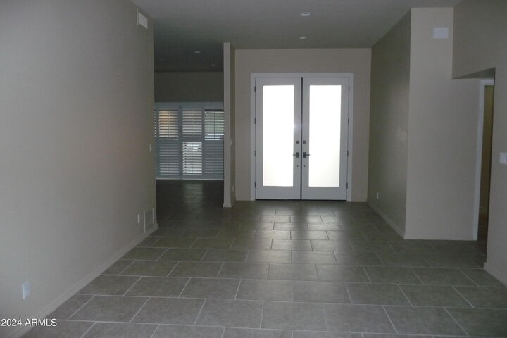 Property Photo: 6141 N 34th Place AZ 85253