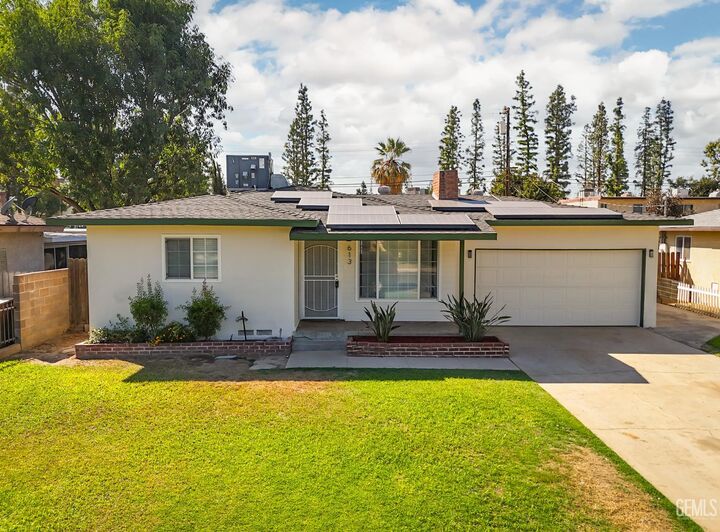 Property Photo: 613 Fiorito Street CA 93309