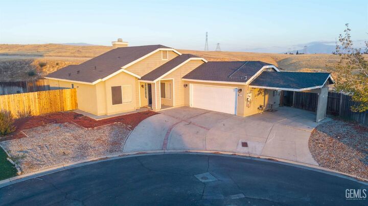 Property Photo: 6513 Derby Drive CA 93306