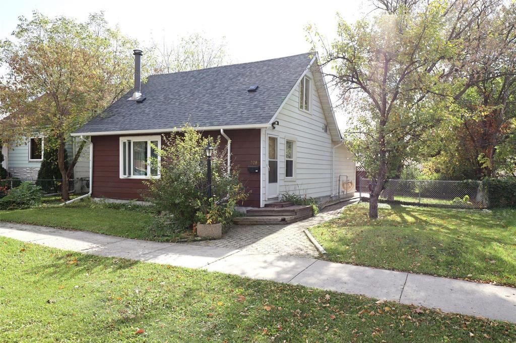 Property Photo:  328 Victoria Avenue West  MB R2C 1S8 