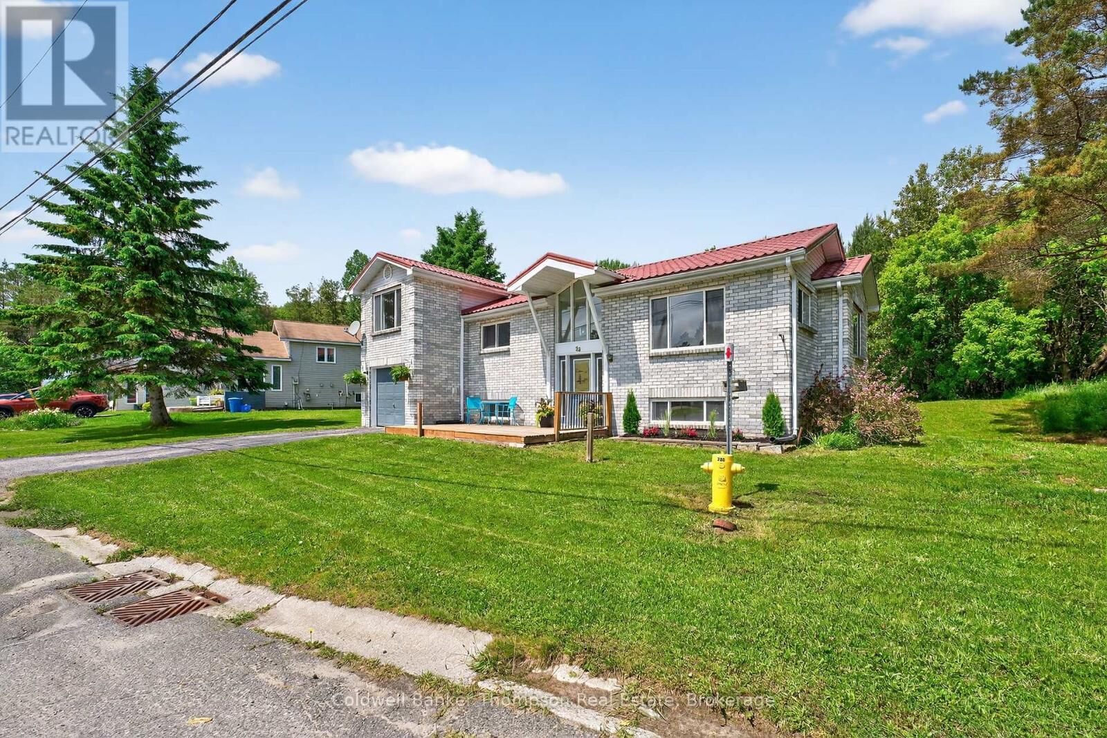 Property Photo: 26 Sabrina Park Drive ON P1H 1L8