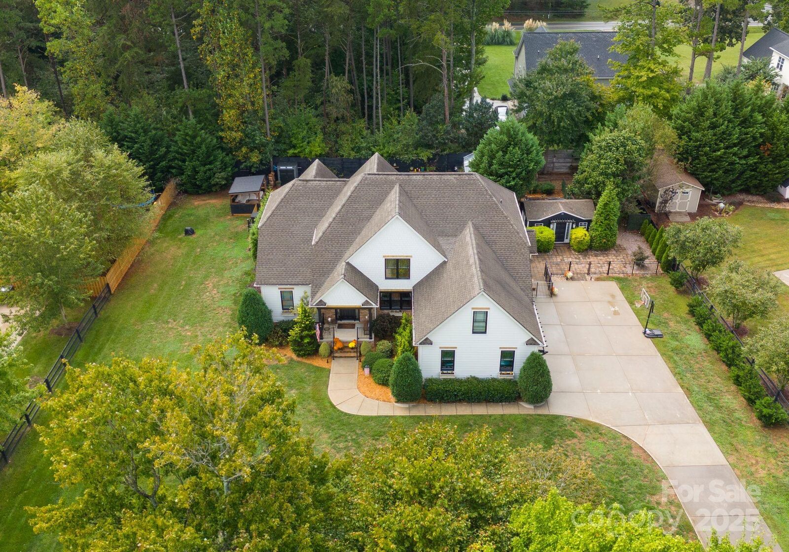 Property Photo:  257 Woodstream Circle  NC 28117 