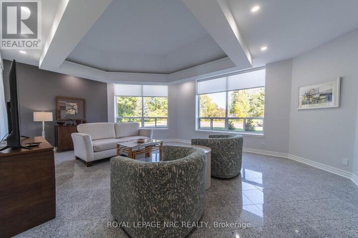 Photo de la propriété:  8111 Forest Glen Drive 107  ON L2H 2Y7 