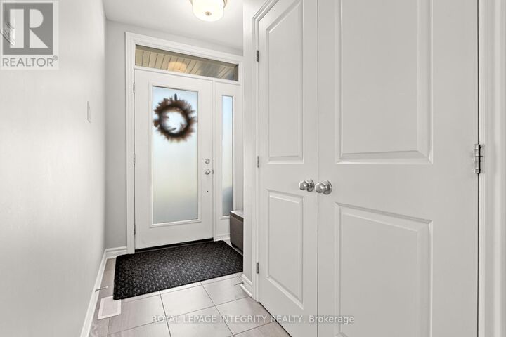 Photo de la propriété:  526 Jackdaw Avenue  ON K2J 6M8 