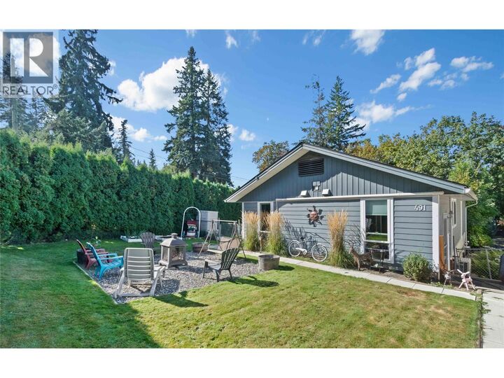 491 7 Street Southeast  Salmon Arm BC V1E 4E9 photo