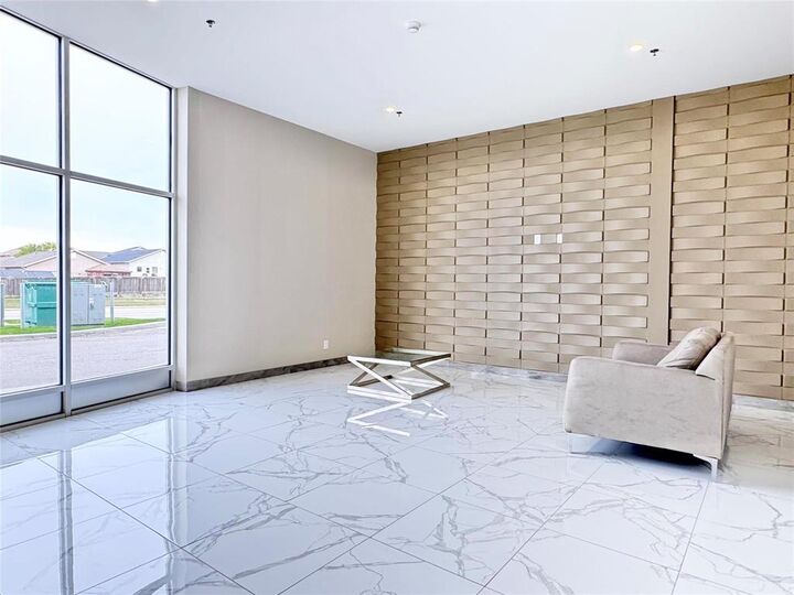 Property Photo:  1730 Leila Avenue  MB R2P 1Z1