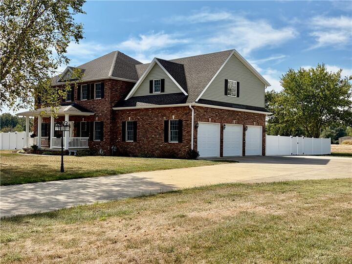 Property Photo: 15775 Cobblestone Court IL 62401