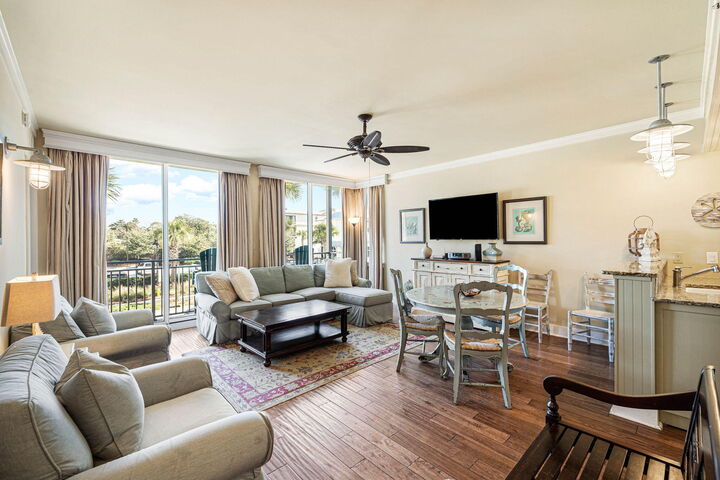 Property Photo:  19 Town Center Loop Unit 2B  FL 32459 