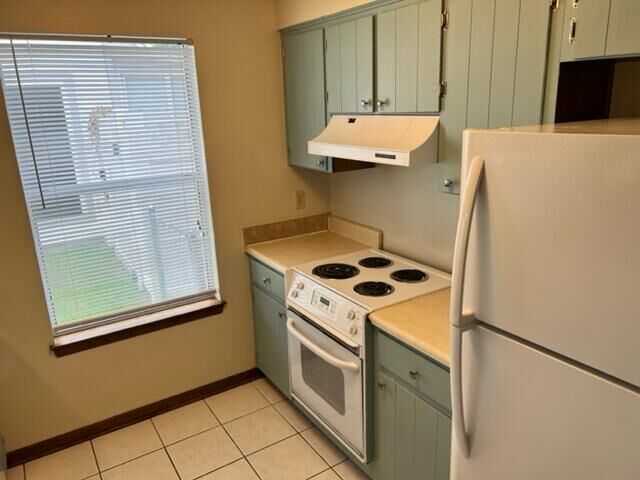 Property Photo:  2704 Willow Grove Lane  FL 32547 