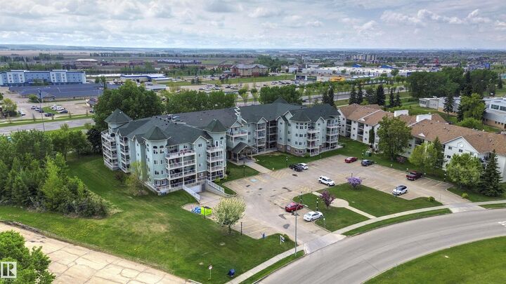 Photo de la propriété:  9995 93 Avenue 305  AB T8L 1N5 