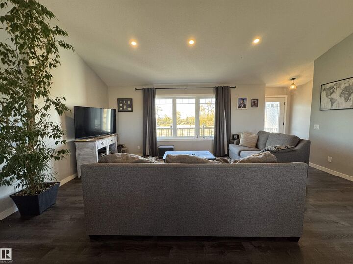 Property Photo:  544023 Range Road 163  AB T0B 3H0 