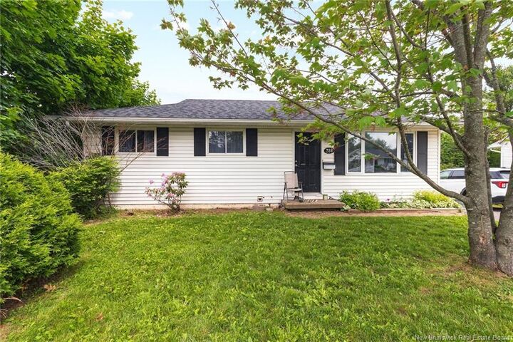 318 Canterbury Drive  Fredericton NB E3B 4L9 photo