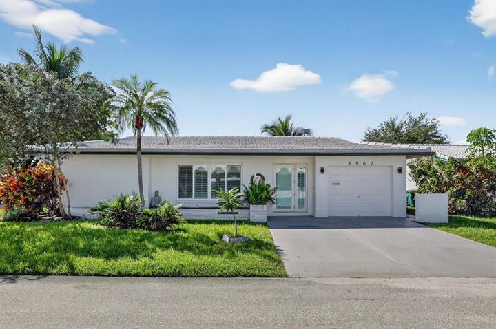 Property Photo: 6800 NW 75th St FL 33321