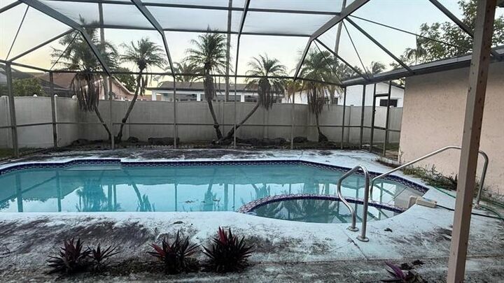 Property Photo: 8911 Johnson St FL 33024