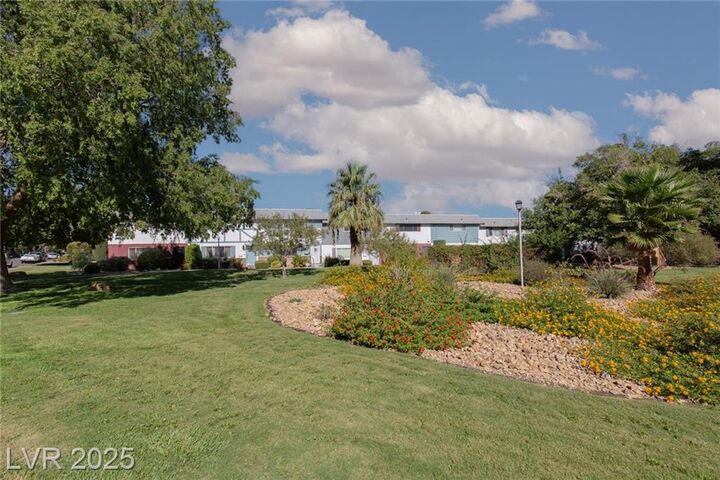 Property Photo: 130 Greenbriar Townhouse Way NV 89121