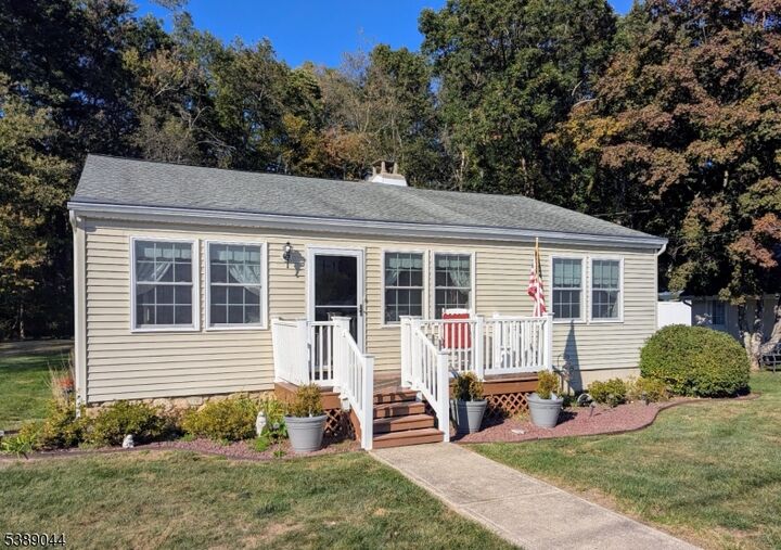 25 4th St  Mount Olive Twp. NJ 07828 photo