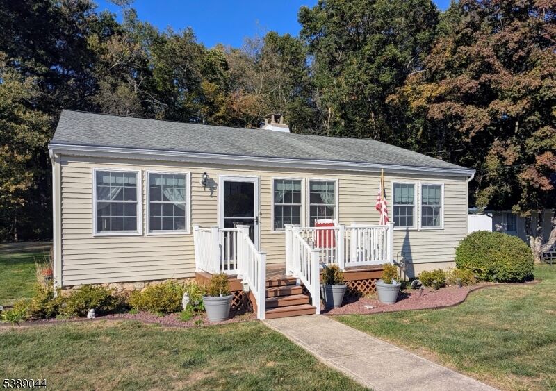 Property Photo:  25 4th St  NJ 07828 