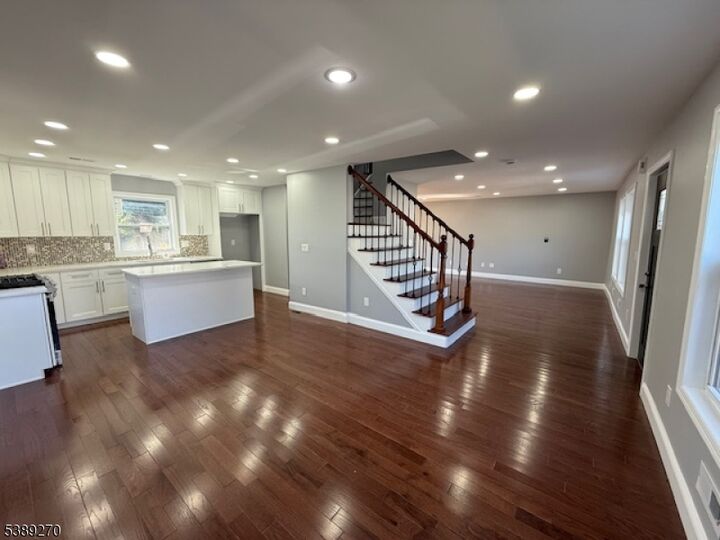 1552 Elaine Ter  Union Twp. NJ 07083 photo