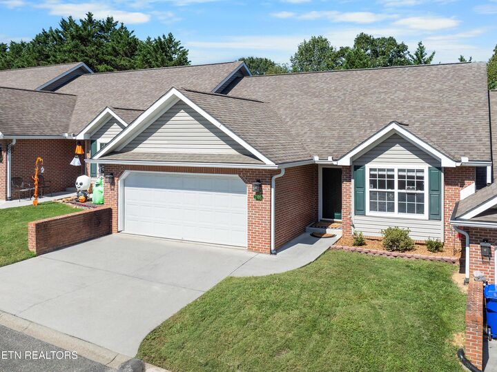 705 Lower Pond Way  Knoxville TN 37920 photo