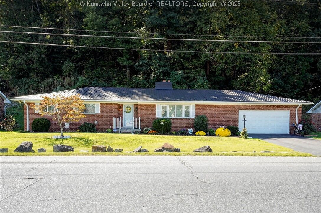 Property Photo:  4921 Chesterfield Avenue  WV 25304 
