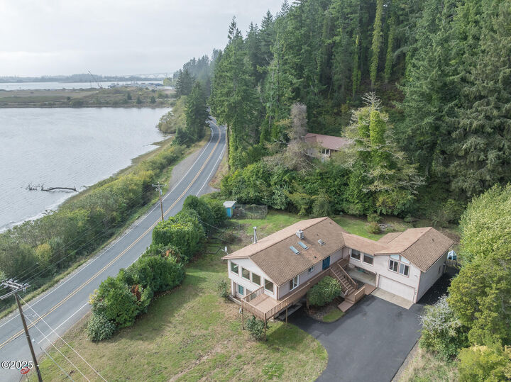 Property Photo:  568 SE Benson Road  OR 97365 