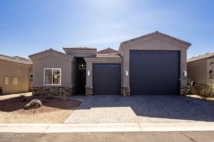 Property Photo:  643 Grand Island Dr  AZ 86403 