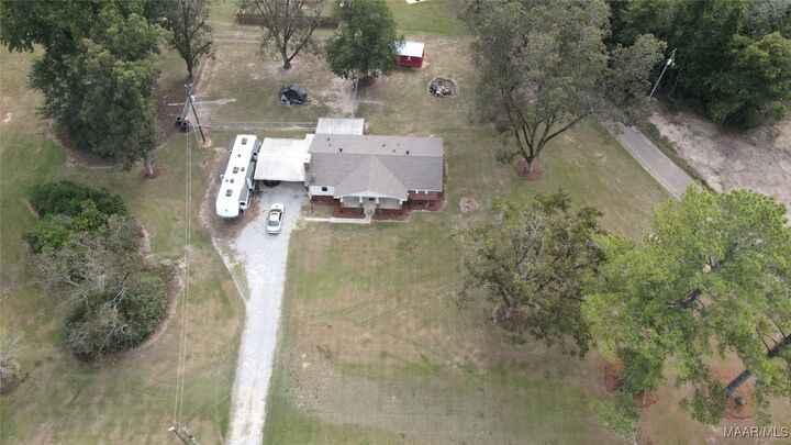 Property Photo: 1715 County Road 10 AL 36008