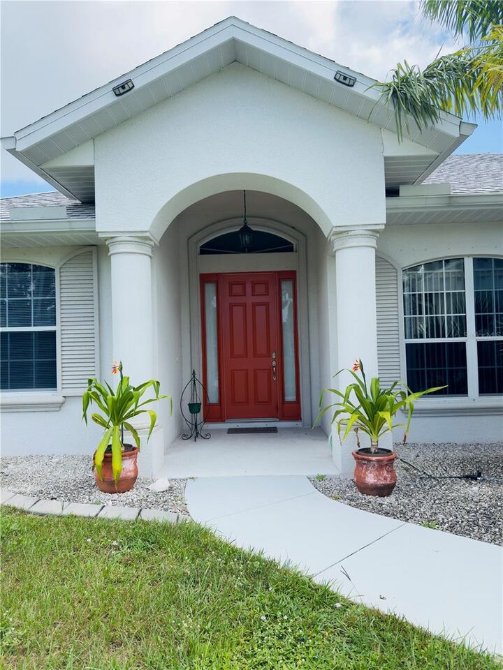 Property Photo: 6136 Catalan Street FL 34224