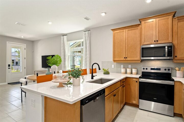 Property Photo:  1306 Tarflower Drive  FL 32708 