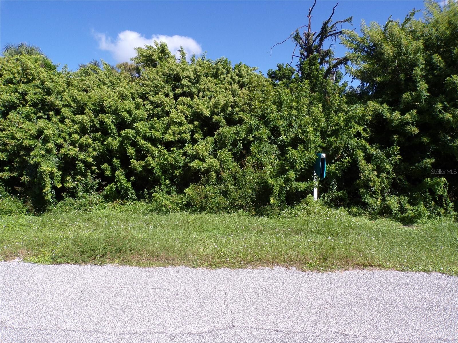 Property Photo:  10152 Willowood Avenue  FL 34224 