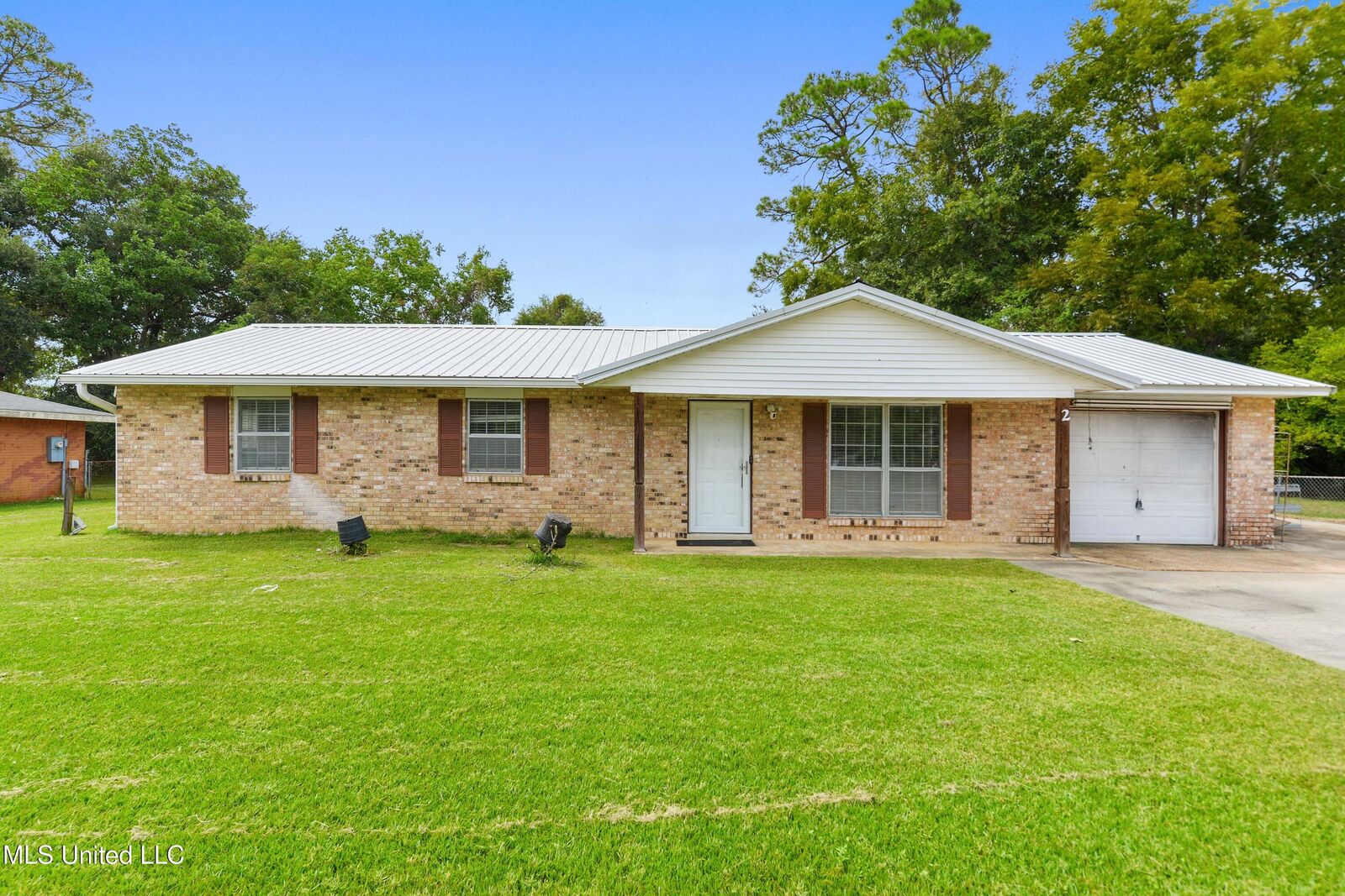 Property Photo: 2 Sandalwood Court MS 39540
