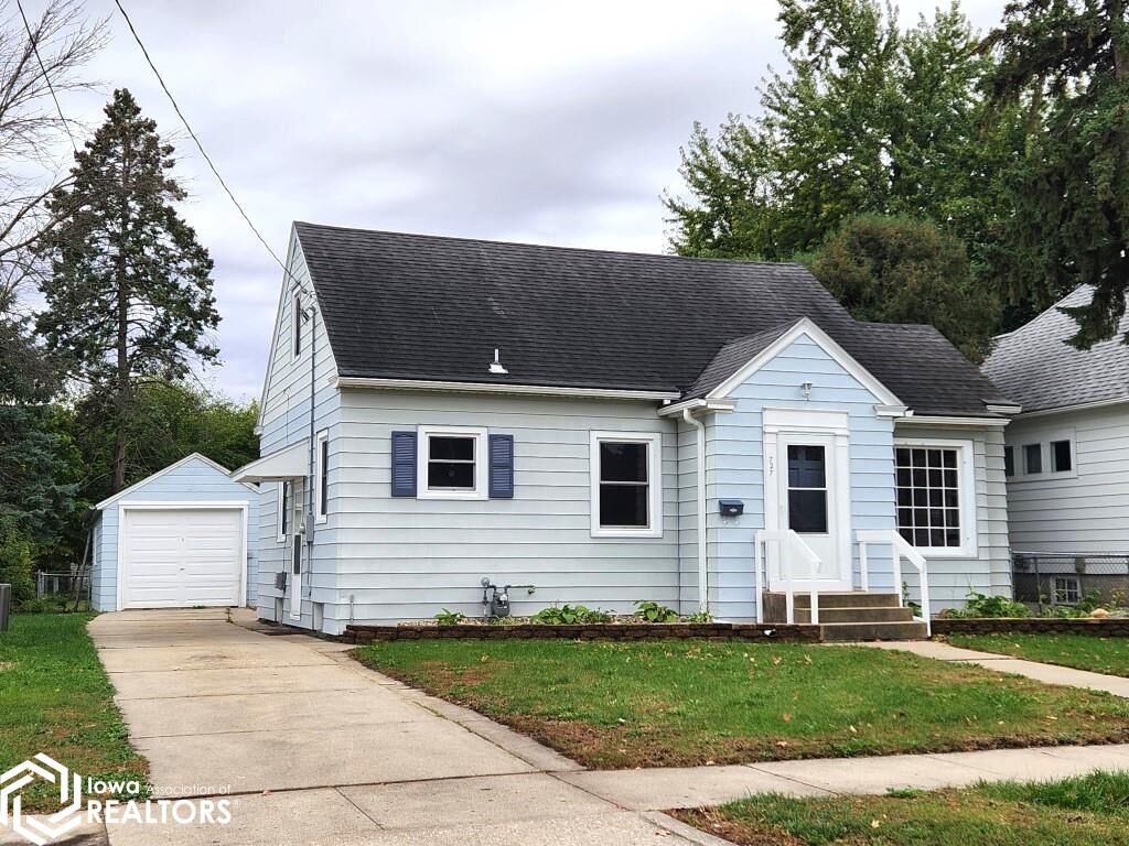 Property Photo:  727 2nd Street SW  IA 50401